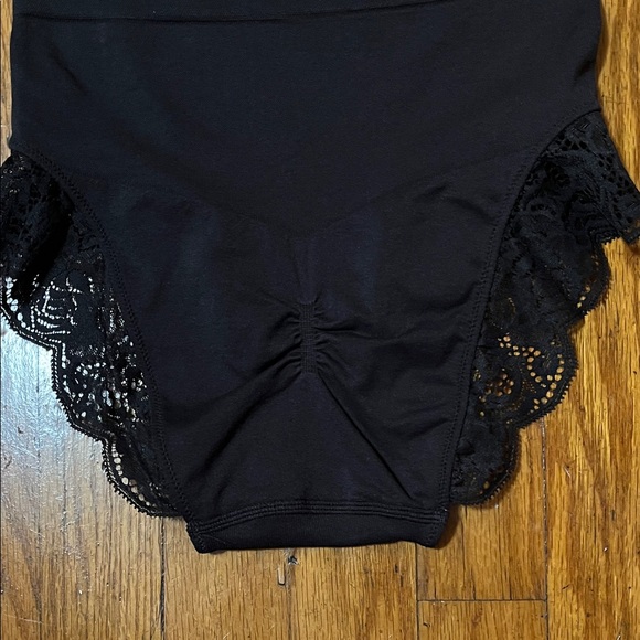 NWT Maidenform Firm Shapers Black Lace Panties Size Small - Picture 7 of 8